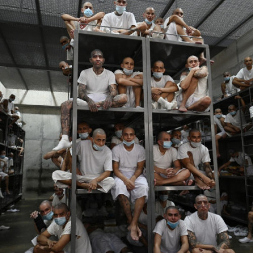 Condiții dure și controverse la Centrul de detenție pentru terorism din El Salvador