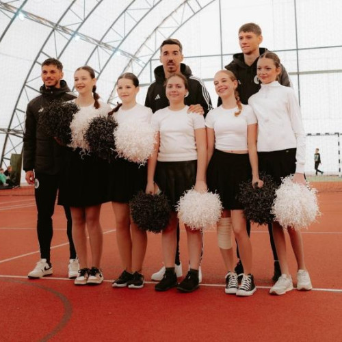 Trei jucători de la Universitatea Cluj au întâlnit elevii de la Liceul &quot;Eugen Pora&quot;