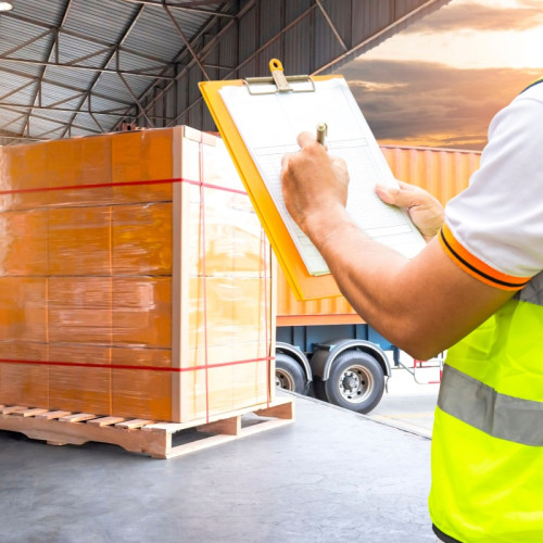 Cum să alegi un curier internațional pentru expedierea coletelor în Italia și Spania