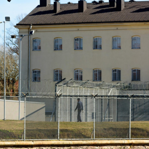 Suedia ia în considerare închirierea de locuri în închisori din străinătate pentru infractori