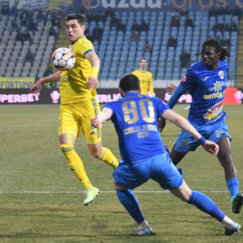 Unirea Slobozia, învinsă de Gloria Buzău cu 3 - 0