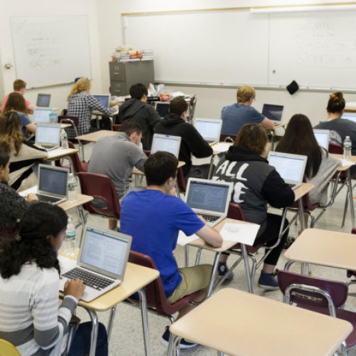 Donald Trump va semna un decret împotriva finanțării școlilor care predau teoria critică a rasei