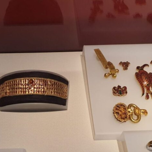 Muzeul Județean Buzău evaluează imprumutul diademei de la Gherăseni pentru o expoziție în Ungaria