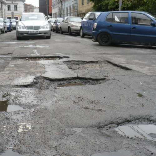 Nevoia de reparații pe strada Câmpului din Mănăștur rămâne ignorată