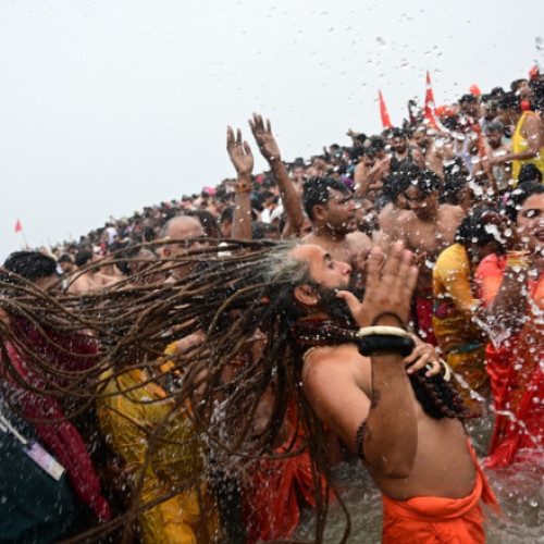Pelerinajul Kumbh Mela continuă, în ciuda tragediei din nordul Indiei