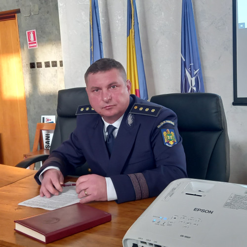 Polițiștii de frontieră din Botoșani confiscă mașini furate și bunuri de contrabandă