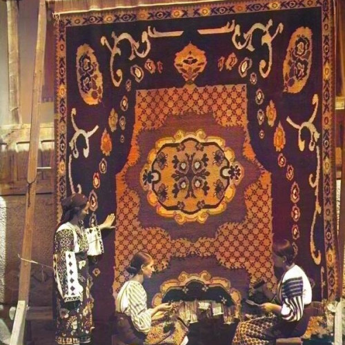 Muzeul Județean Botoșani va participa la vernisajul expoziției "Tehnici tradiționale de țesere a scoarțelor"