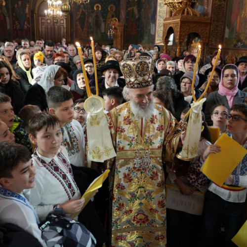 Pomenirea Sfinților Trei Ierarhi, prilej de sărbătoare pentru Parohia "Sfinții Trei Ierarhi" din Galați