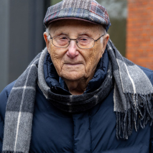 Albrecht Weinberg, supraviețuitor al Holocaustului, returnează medalia în semn de protest