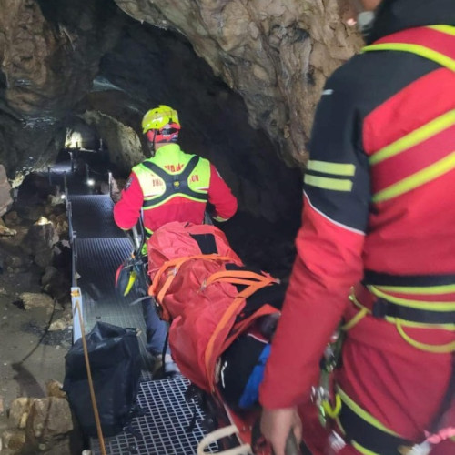 Salvamont Brașov obține acreditarea oficială pentru salvarea din peșteri și avene
