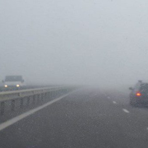 Ceata densa afecteaza circulatia rutiera in jumatate din judetele tarii