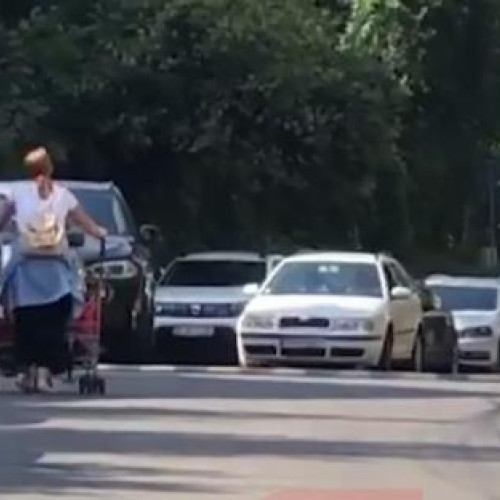 Dezastrul parcărilor din Cluj-Napoca pune în pericol siguranța pietonilor