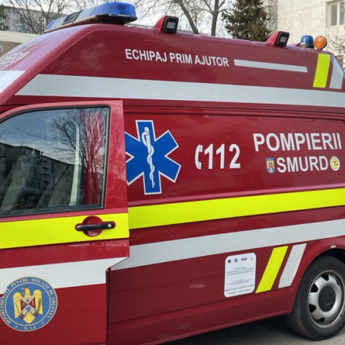 Trei autoturisme implicate într-o coliziune, o persoană rănită