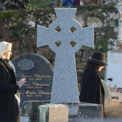 Mormântul lui Jean-Marie Le Pen, vandalizat în Bretania