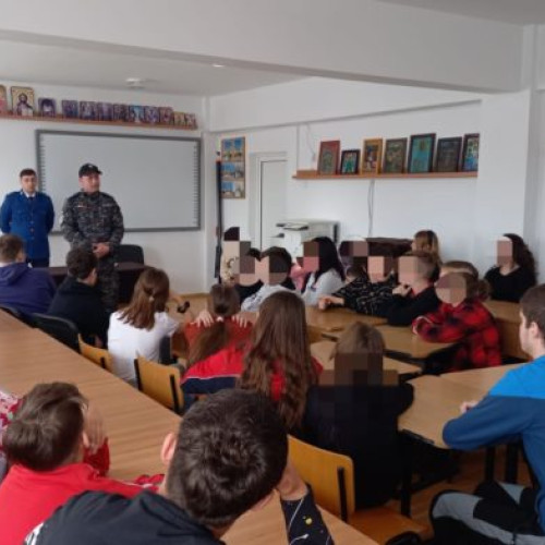 Jandarmii botosaneni promovează educația și siguranța în școli