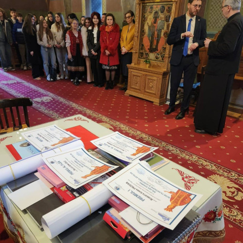 Premiile concursului "Balasa Doamna - între filantropie și ocrotirea artelor", acordate elevilor din Târgoviște