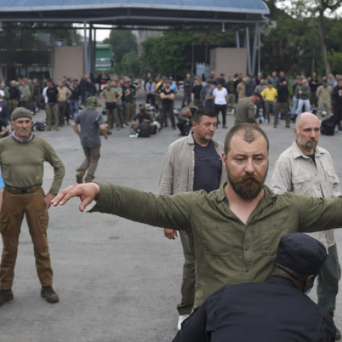 Sute de mercenari români, nevoiți să se retragă în Congo după un atac al rebelilor