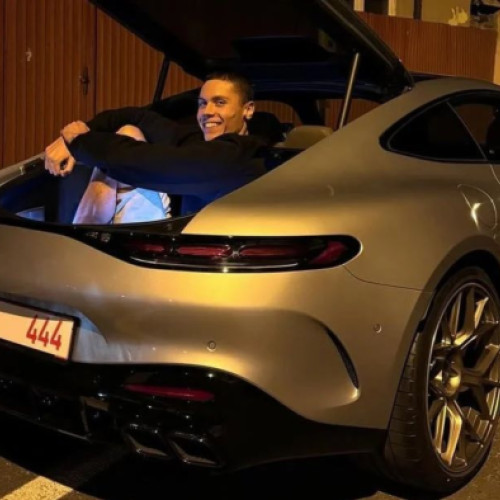 Amenințare împotriva campionului olimpic David Popovici de către un vecin de 70 de ani