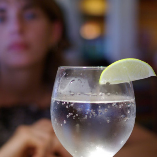 Apa minerală ar putea influența modul în care organismul procesează zahărul