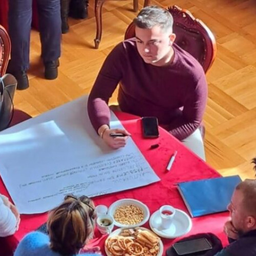 Campania "Tacerea e tot violenta. Vocea ta e solutia" aduce în discuție violența în școli în județul Buzău