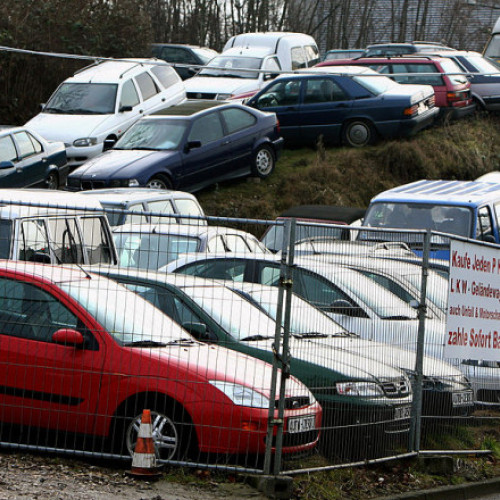 românii continuă să aleagă mașinile second-hand