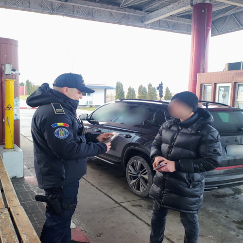 Bărbat depistat cu o mașină radiată la frontiera cu România