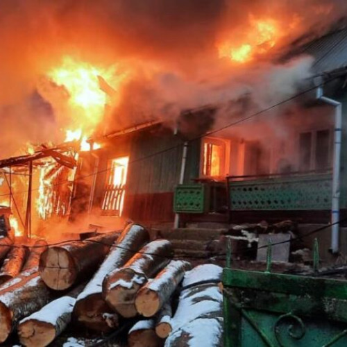 Incendiu de amploare la o gospodărie din Lepsa, comuna Tulnici