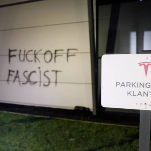 Vandalizarea unei filiale Tesla în Olanda, după declarațiile lui Elon Musk