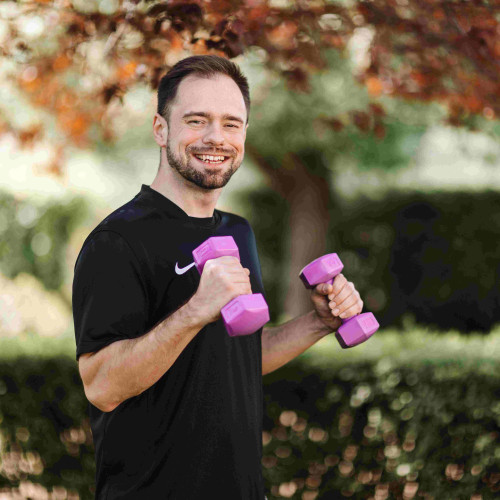 Alegerea unui trening pentru bărbați: stil și confort cu Nike