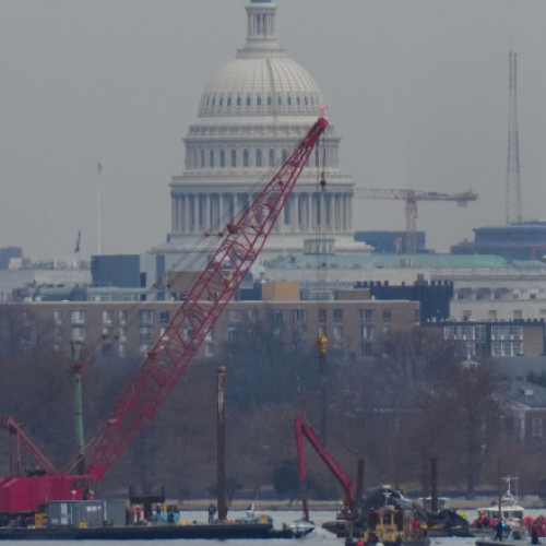 Recuperarea epavei aeronavei comerciale din fluviul Potomac