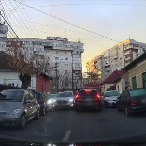 Tot mai mulți clujeni se plâng de lipsa locului pe trotuare