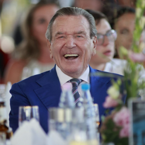 Gerhard Schroder, fost cancelar german, internat de urgență din cauza epuizării