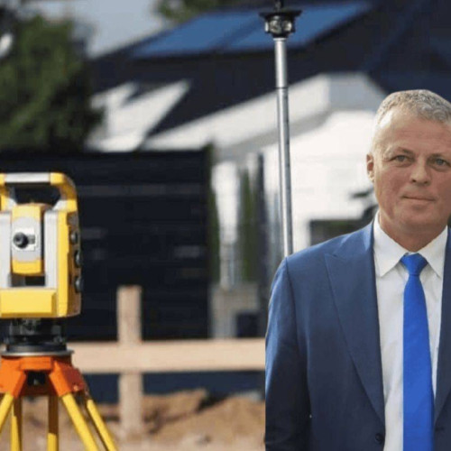 Continuă măsurătorile cadastrale în comuna Dărmănești