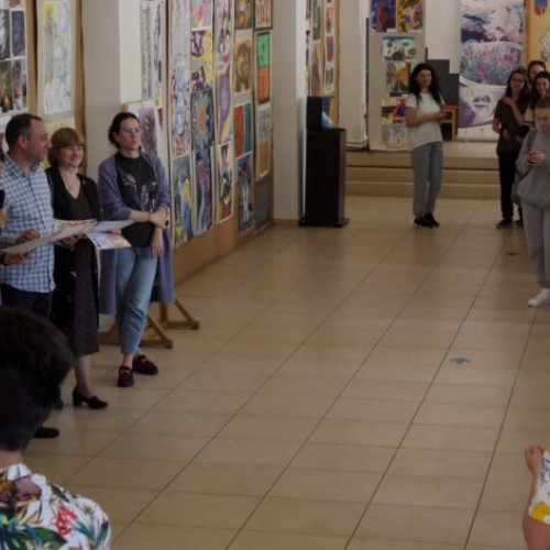 Expoziție dedicată tinerilor artiști la Centrul Muzeal "I. C. Brătianu" din Buzău