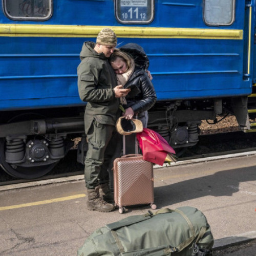 Aproximativ 50.000 de militari ucraineni sunt transferați la Forțele Terestre