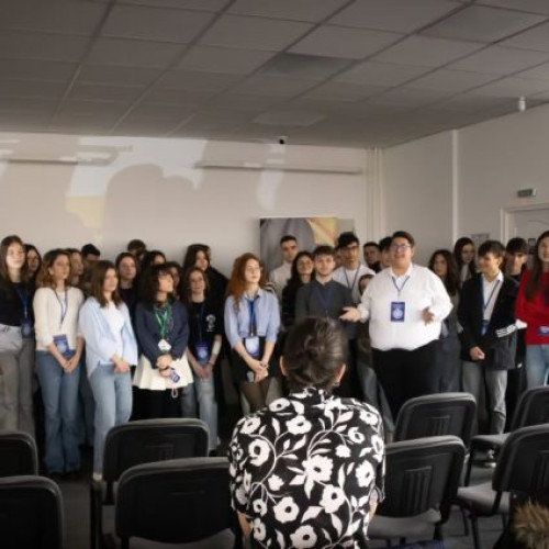 Proiectul "Un VOT, o SANSA noua" a adus tineri împreună pentru conștientizarea dreptului de vot