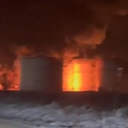 Atac cu drone ucrainean provocat incendiu la un depozit de petrol din Rusia