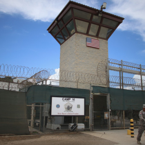 Primele zboruri cu migranți clandestini către Guantanamo Bay, anunțate de Casa Albă