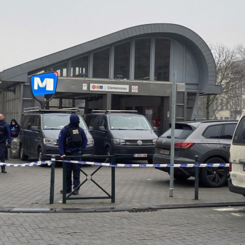 Schimb de focuri în Bruxelles: stațiile de metrou închise și transportul public afectat