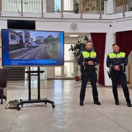 Politistii din Baia Mare, alaturi de elevi in Saptamana competentei