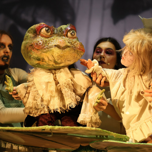 Teatrul Gulliver din Galați invită copiii la spectacolul "Degetica"