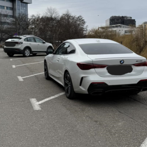 BMW parcat necorespunzător pe două locuri în Cluj-Napoca