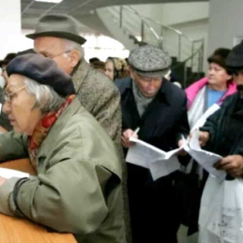 Decizia ICCJ obligă funcționarii publici pensionați să părăsească administrația
