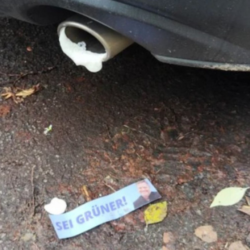 Tineri români, sârbi, croați și bosniaci suspectați de vandalizarea vehiculelor în Germania