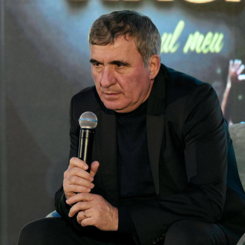 Gica Hagi împlinește 60 de ani și lansează cartea "Drumul meu"