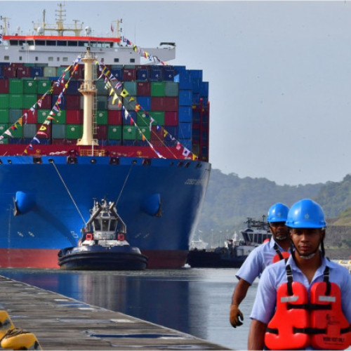 Navele guvernamentale americane vor putea traversa gratuit Canalul Panama