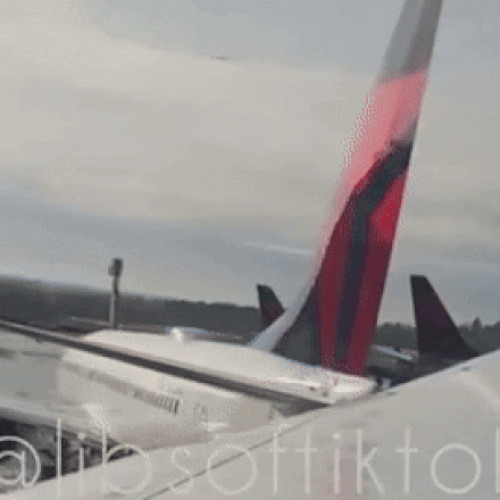 Coliziune între două avioane pe aeroportul din Seattle