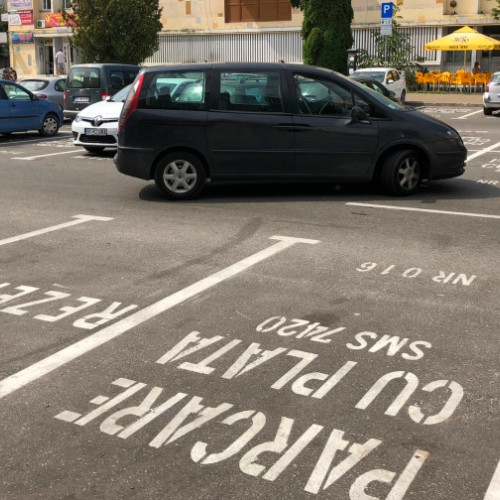 Amenzi și ridicări de autoturisme pentru neplata parcărilor publice în Bacău
