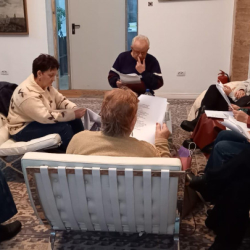 Poezii pline de sensibilitate și recunoaștere internațională la Cenaclul „Noduri și Semne”