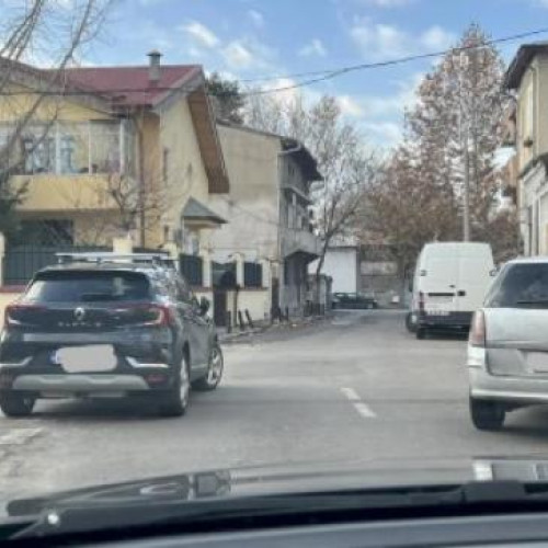Locuitorii din Cluj-Napoca se plâng de parcarea neregulamentară din cartier